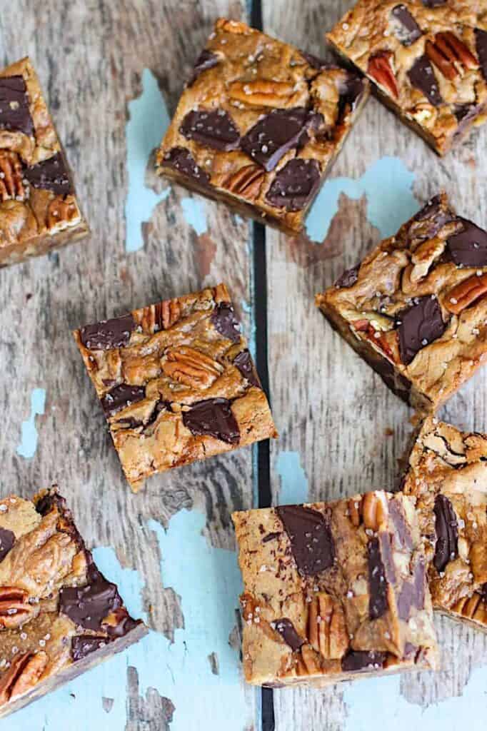 Salted Dark Chocolate Dulce de Leche Blondies | A Nerd Cooks