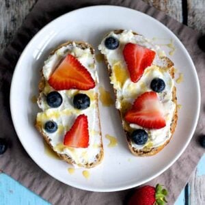 Berry and Ricotta Toast | A Nerd Cooks