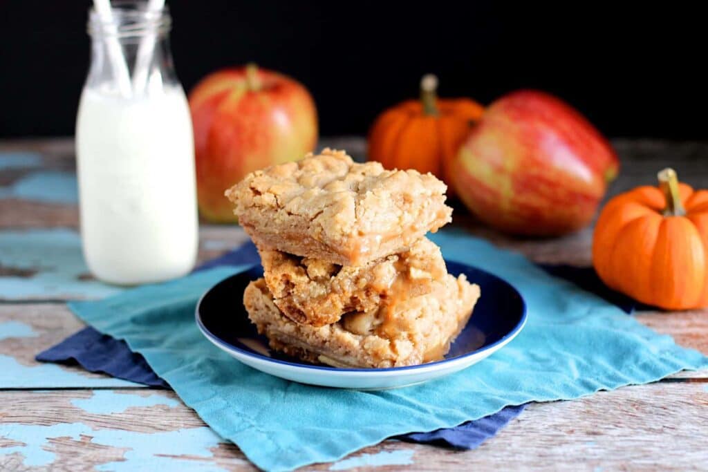 Salted Caramel Apple Pie Bars | A Nerd Cooks