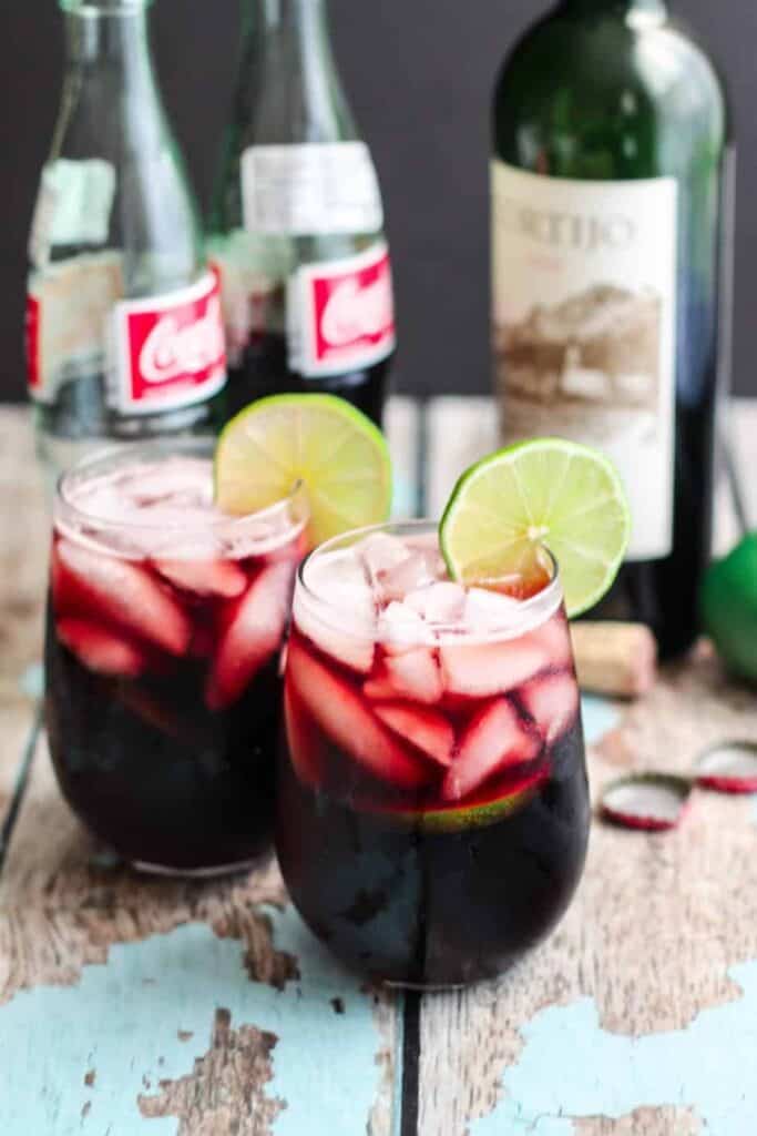 Kalimotxo Cocktail | A Nerd Cooks