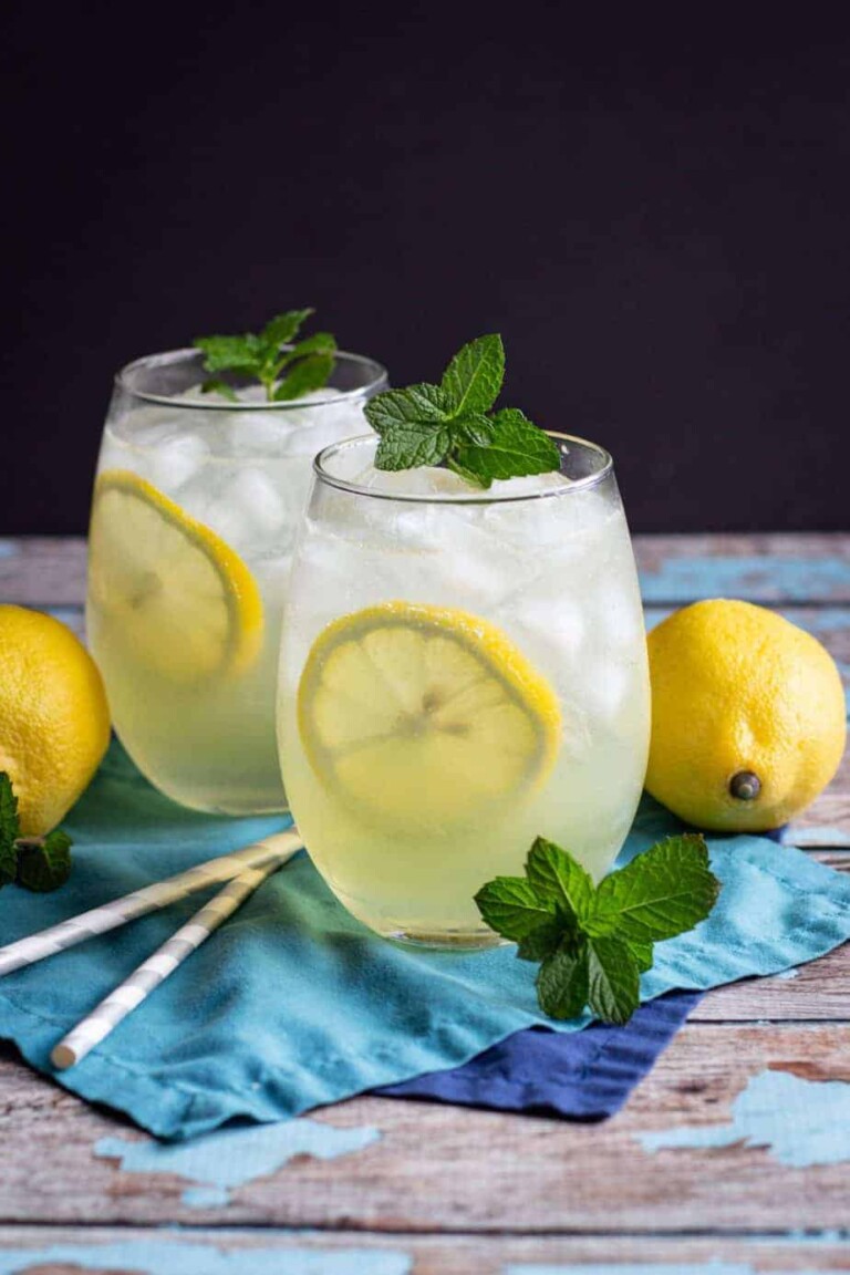 Limoncello Gin Collins Cocktail Recipe – A Nerd Cooks