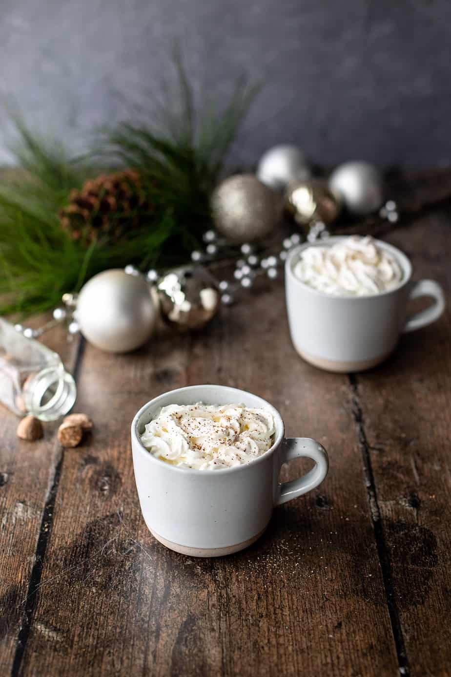 https://anerdcooks.com/wp-content/uploads/2022/09/eggnog_latte3.jpg